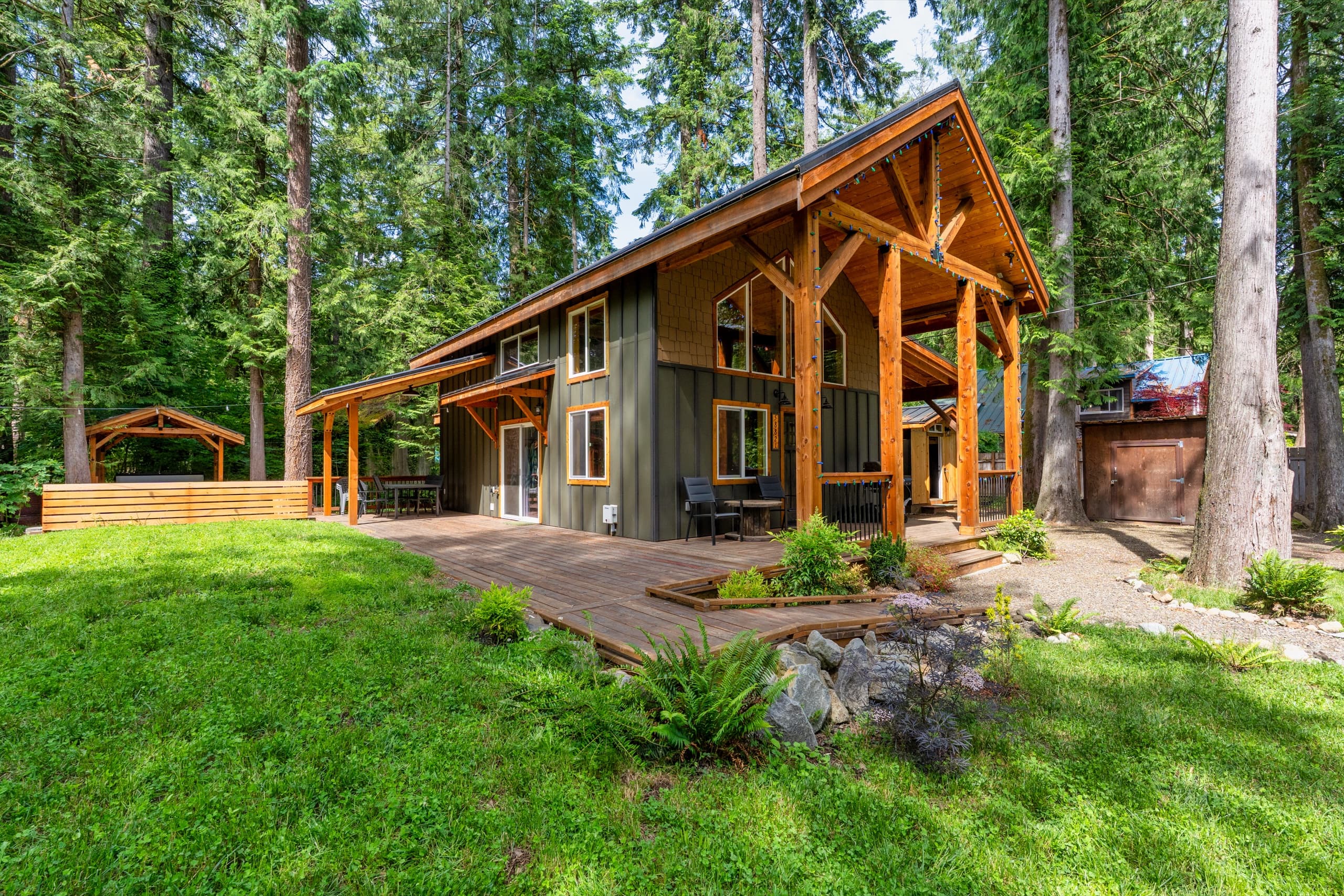 Hand-built timber cabin on a quiet lane near Mt Hood.