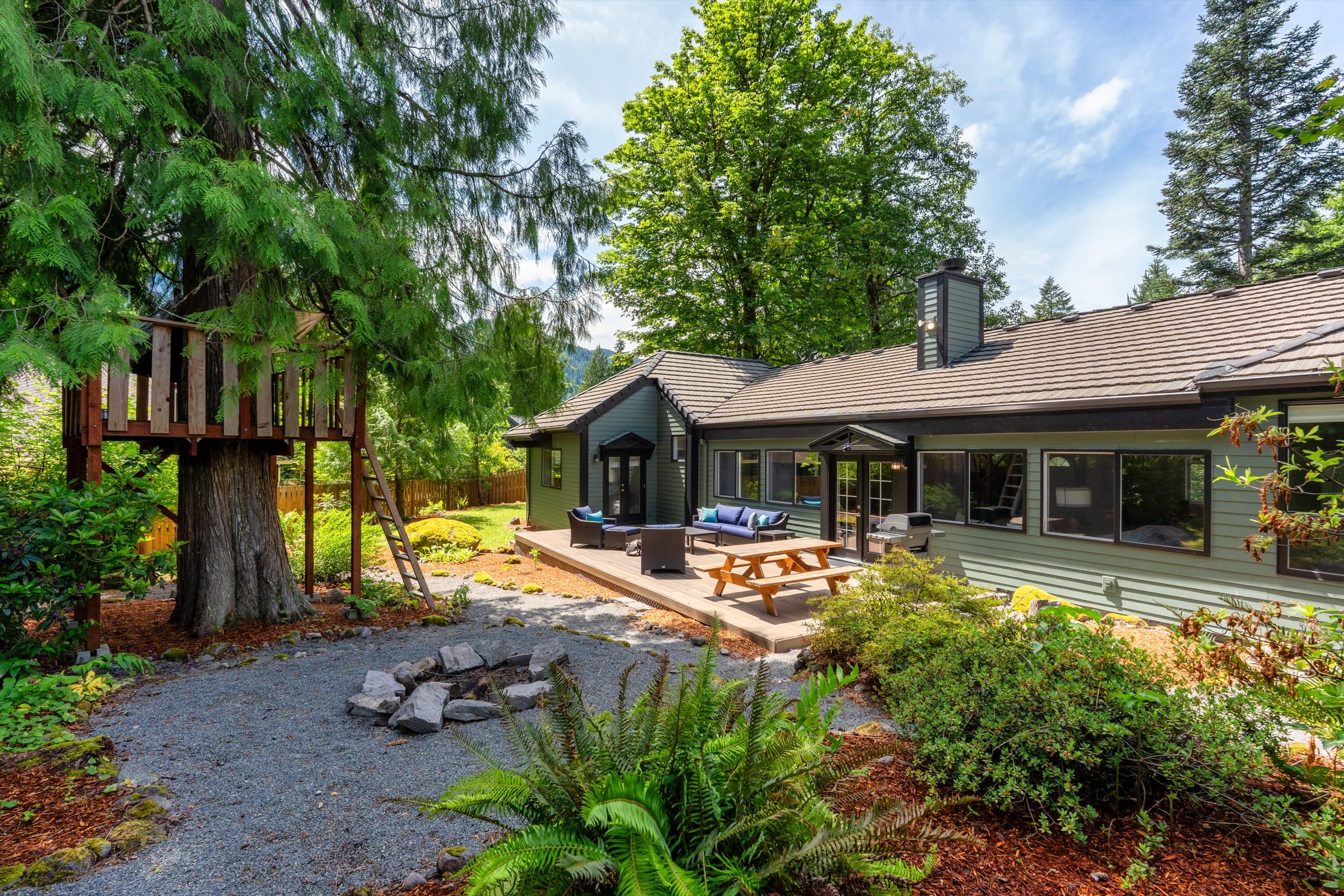Mt Hood Home, Game Room, Sleeps 9, Dog-Friendly